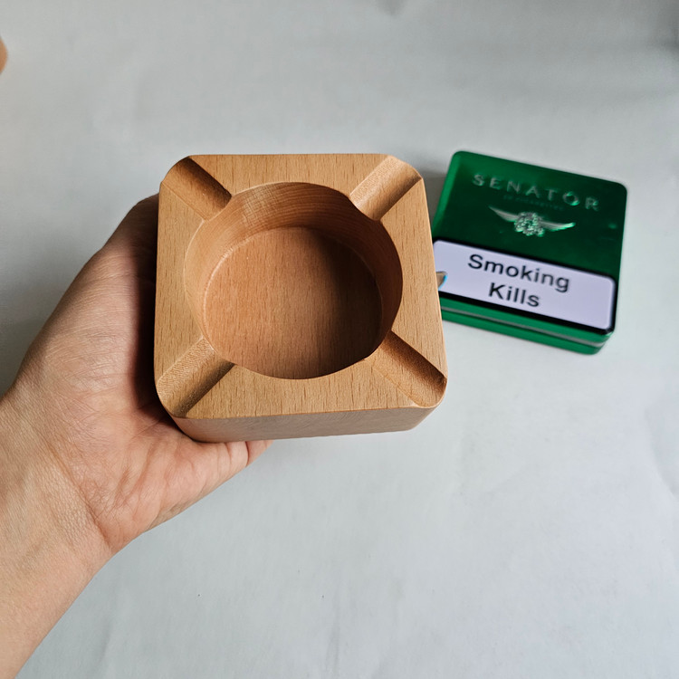 زیر سیگاری چوبی طرح مربع